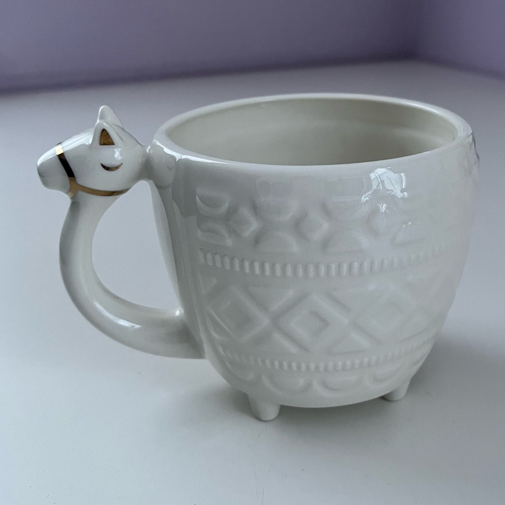 OPAL HOUSE Adorable camel alpaca pristine white mug, target, sweater embossing